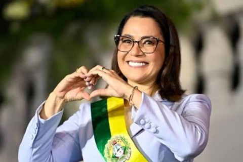 Aprovada por 63% dos acreanos, Mailza cresce na disputa pelo Governo